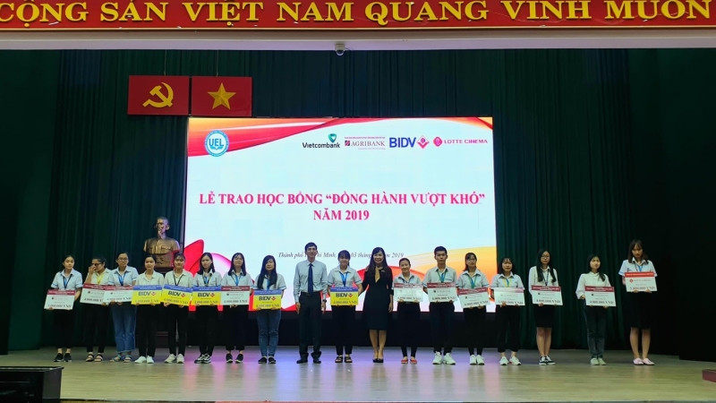 Hình ảnh buổi lễ trao học bổng