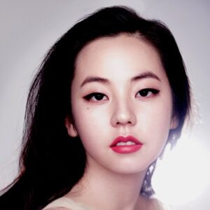 Phụ nữ có mắt lươn thường được miêu tả là có vẻ đẹp sắc sảo và quyến rũ