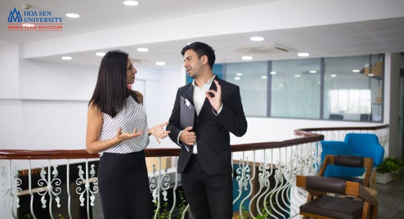 Ngành quản trị khách sạn giúp bạn phát triển kỹ năng giao tiếp và làm việc nhóm