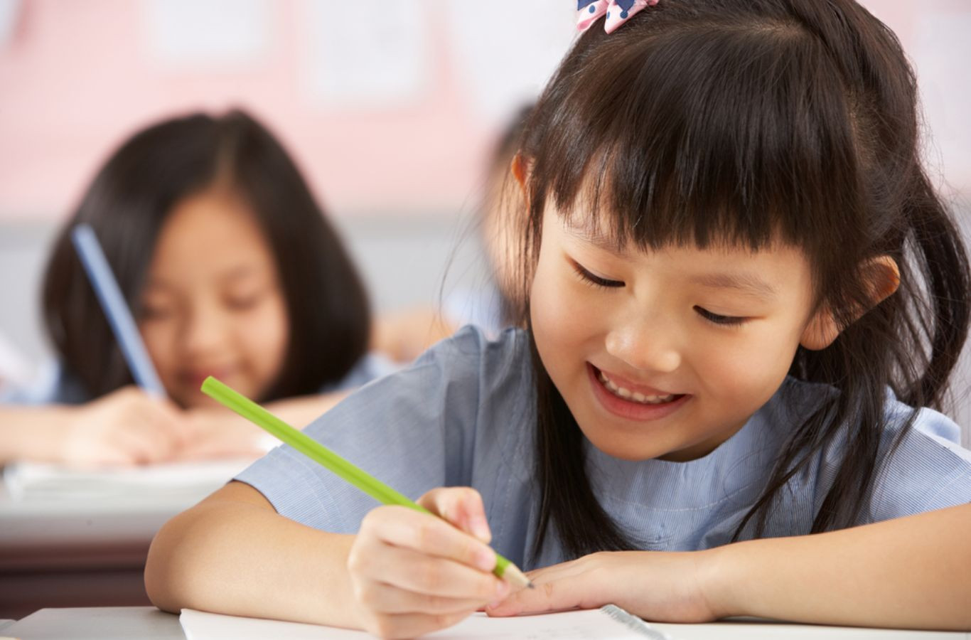 Bài 1: Chọn động từ To Be thích hợp