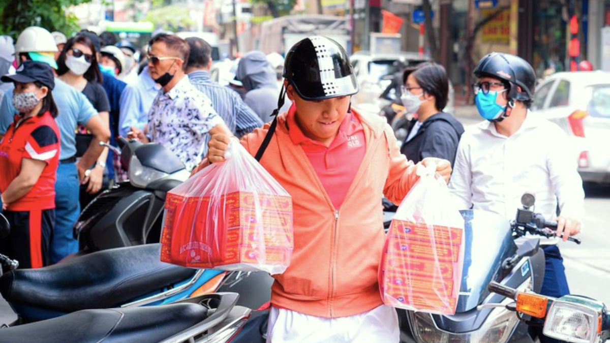 Mô tả một món ăn trông không hấp dẫn, có thể bị coi là "mid"