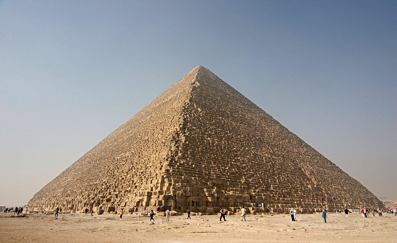Kim tự tháp Giza, một trong những kỳ quan của thế giới cổ đại.