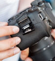 Máy ảnh DSLR với ống kính có thể thay đổi giúp mở rộng khả năng sáng tạo trong nhiếp ảnh ẩm thực