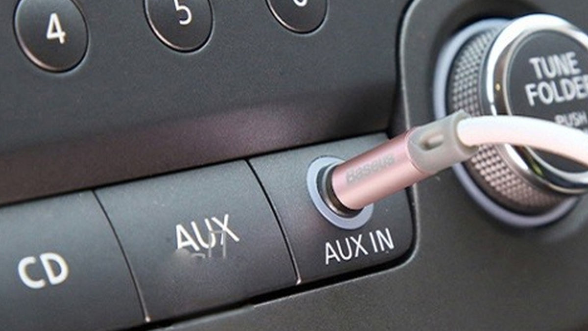Chức năng chính của cổng AUX: AUX In và AUX Out