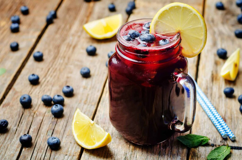 Một ly sinh tố blueberry thơm ngon và bổ dưỡng