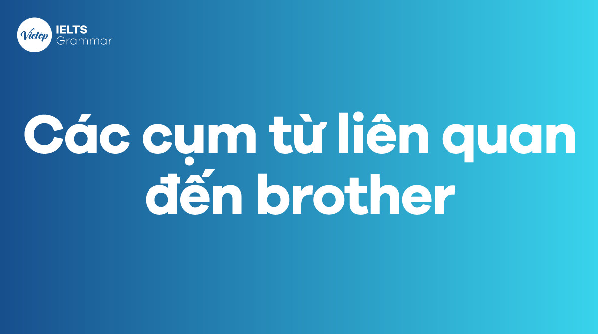 Một người đàn ông đang ôm người khác trên vai với một bàn tay trên lưng người kia.