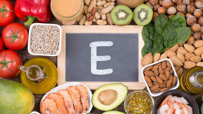 Bổ sung thực phẩm chứa vitamin E là phương pháp bổ sung thêm lượng elastin cho cơ thể