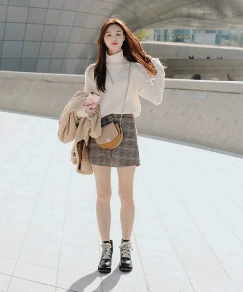 Áo len oversized và chân váy chữ A
