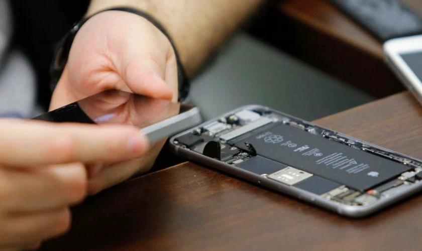 Cách kiểm tra pin và hiệu suất của hàng tân trang