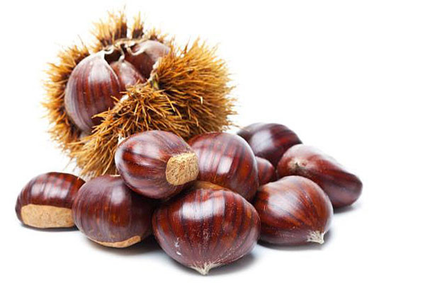So sánh hạt phỉ (hazelnut) và hạt dẻ
