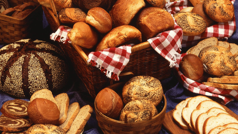 Carbohydrate cung cấp chủ yếu từ các loại ngũ cốc, củ, khoai, bánh mì