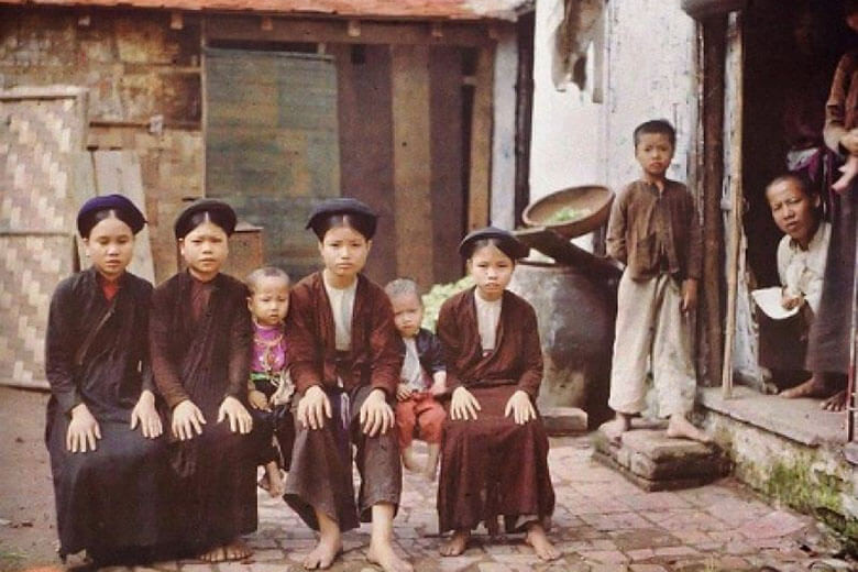 Những người phụ nữ Nghệ An xưa với trang phục váy đen truyền thống