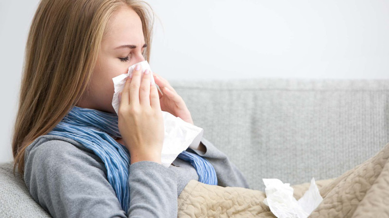 Một gia đình có người già và trẻ em, những đối tượng dễ bị lây nhiễm thứ phát