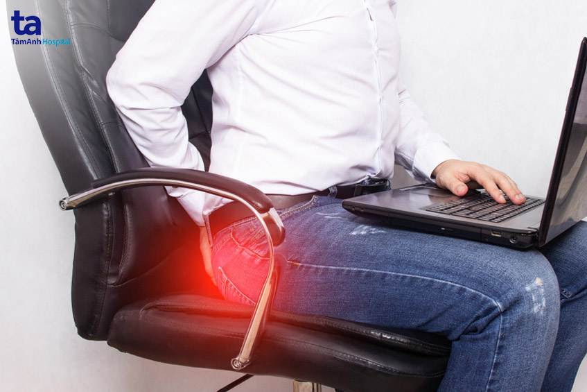 Lòi búi trĩ khiến người bệnh cảm thấy vướng víu và khó chịu