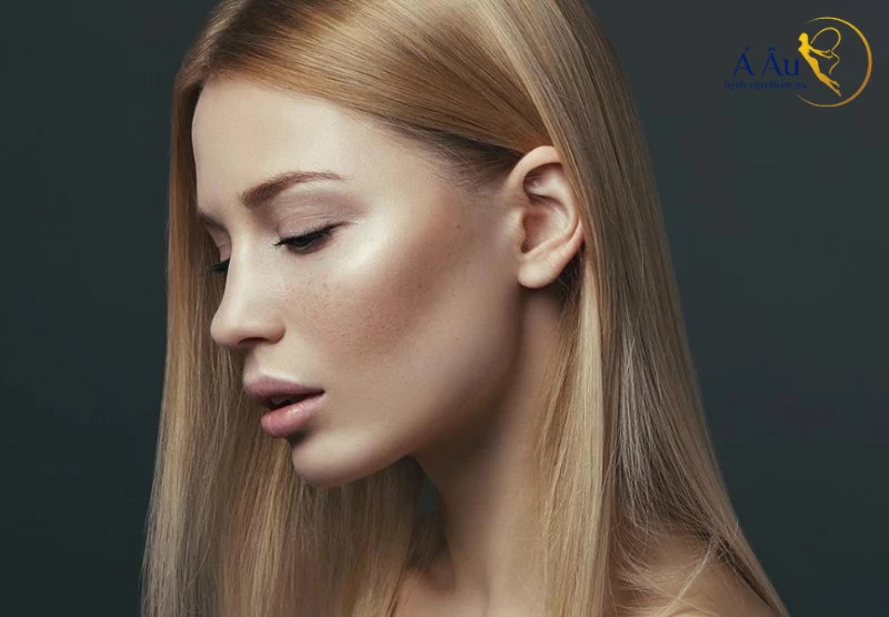 Gò má nhô ra ngoài thể hiện tính cách kiêu căng và thù hận