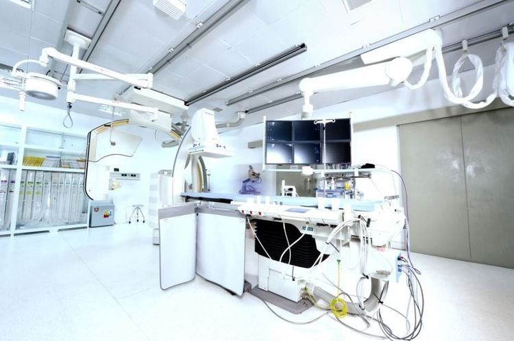Chụp DSA sử dụng chất cản quang và kỹ thuật xử lý hình ảnh số để tạo ra hình ảnh mạch máu rõ nét