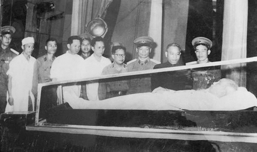 Lăng Chủ tịch Hồ Chí Minh