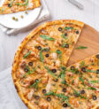 Một chiếc bánh pizza ngon với nhiều loại topping