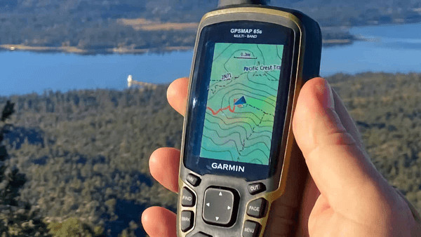 Sử dụng thiết bị GPS chất lượng cao để đảm bảo độ chính xác khi xác định kinh độ và vĩ độ