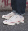 Giày sneaker low-top thoải mái
