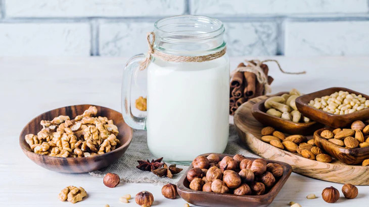 Hạnh nhân giàu protein, chất xơ và vitamin E, hỗ trợ sức khỏe tim mạch