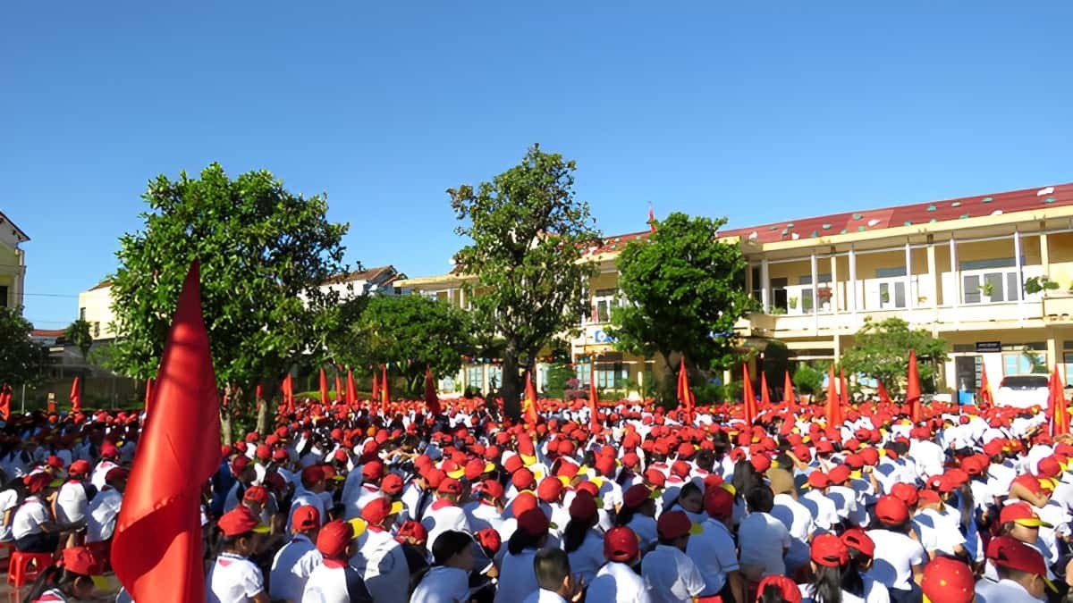 Học sinh Mỹ tham gia các hoạt động vui chơi trong ngày tựu trường, tạo không khí sôi động và gắn kết