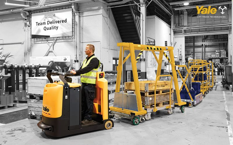 Xe kéo hàng rất lý tưởng để gia tăng hiệu quả vận hành nhà máy, kho hàng