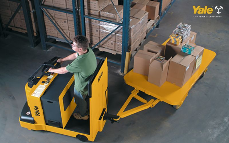 Xe kéo hàng điện được thiết kế để sử dụng trong nhà vì không thải ra khói thải
