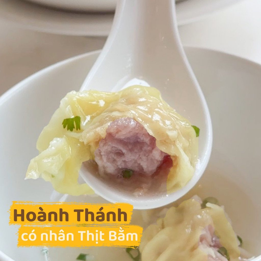 Súp hoành thánh nóng hổi